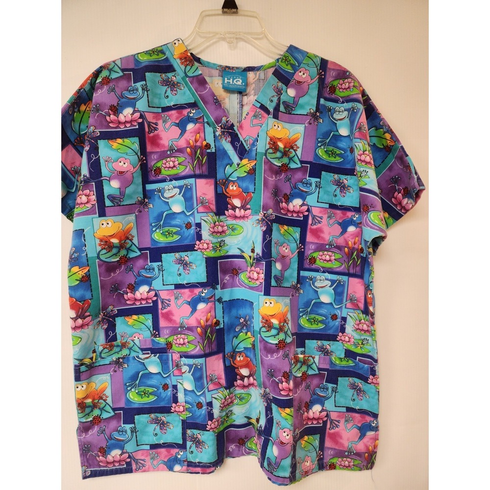 Scrub High Quality‎ Basics Top with frogs     V-Neck & Pockets Size Medium